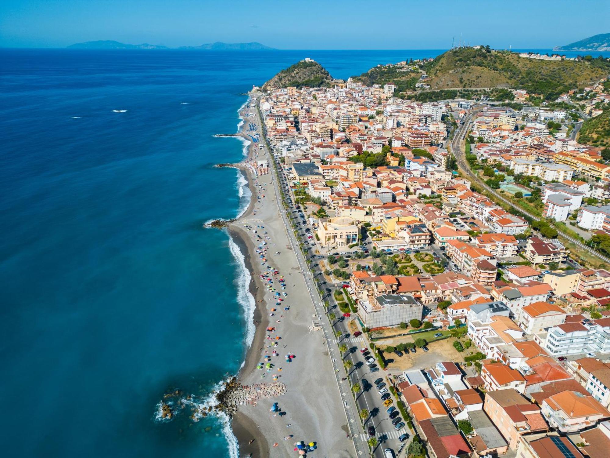 Residence L'Arcipelago Appartamenti Fronte Mare Con Ampio Balcone Capo dʼOrlando Εξωτερικό φωτογραφία