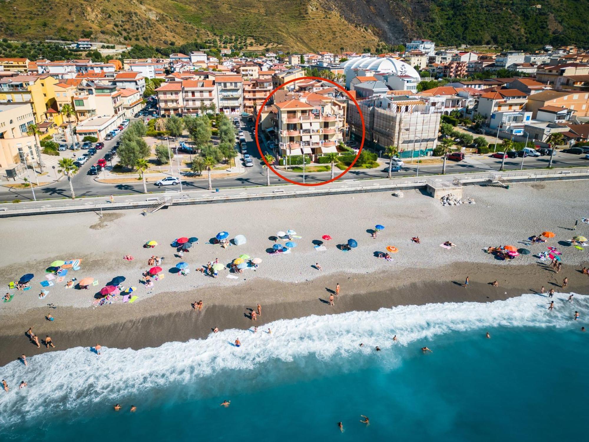 Residence L'Arcipelago Appartamenti Fronte Mare Con Ampio Balcone Capo dʼOrlando Εξωτερικό φωτογραφία