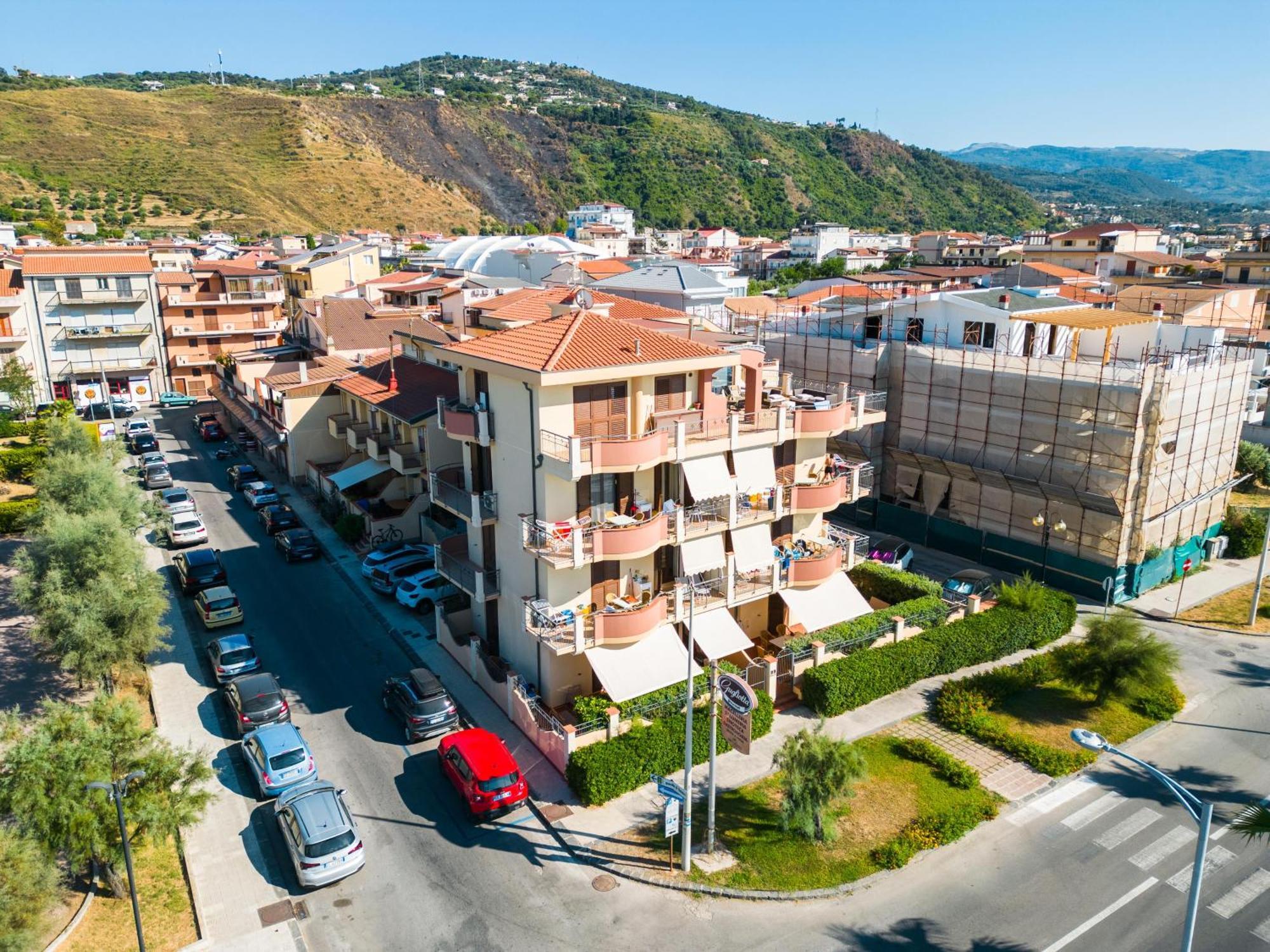 Residence L'Arcipelago Appartamenti Fronte Mare Con Ampio Balcone Capo dʼOrlando Εξωτερικό φωτογραφία